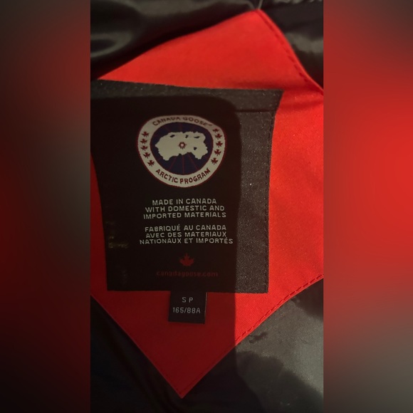 Canada Goose Women’s Puffer Vest - Picture 3 of 4